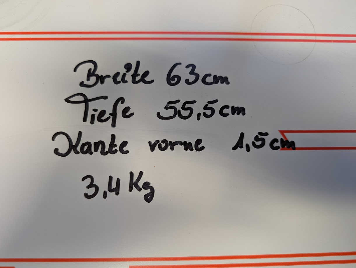 Schneidebrett SONDERMASS Edelstahl V2A - 63 x 55,5cm - vordere Kante 1,5cm